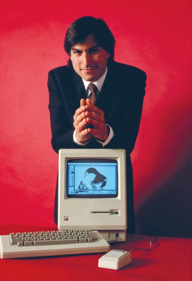 Steve Jobs with Apple Macintosh II