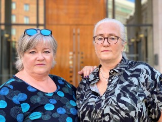 Merete Nesset og Inger-Mari Eidsvik vil ha erstatning for menneskrettighetsbruddene de mener psykisk helsevern har utsatt dem for, og vil forby tvangsmedisinering.