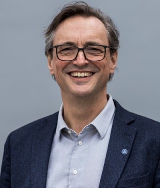 Julius Okkenhaug er kandidat til vervet som visepresident for lønns- og arbeidsmarkedspolitikk i Norsk psykologforening. Foto: Akademikerne